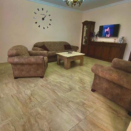 Family Home Μπατούμι Εξωτερικό φωτογραφία