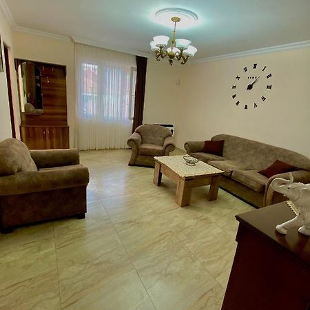 Family Home Μπατούμι Εξωτερικό φωτογραφία