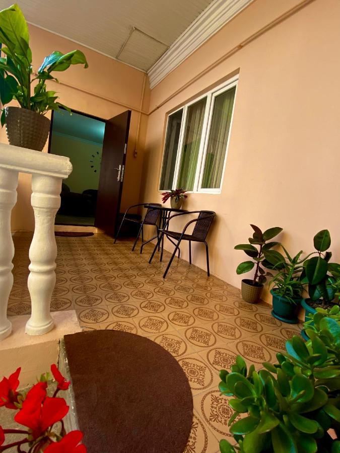 Family Home Μπατούμι Εξωτερικό φωτογραφία
