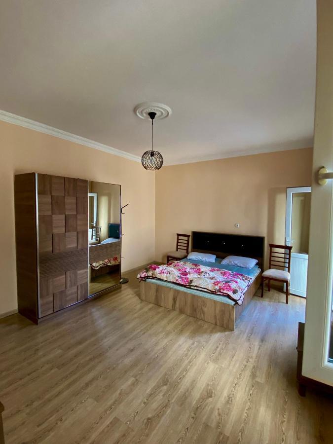 Family Home Μπατούμι Εξωτερικό φωτογραφία